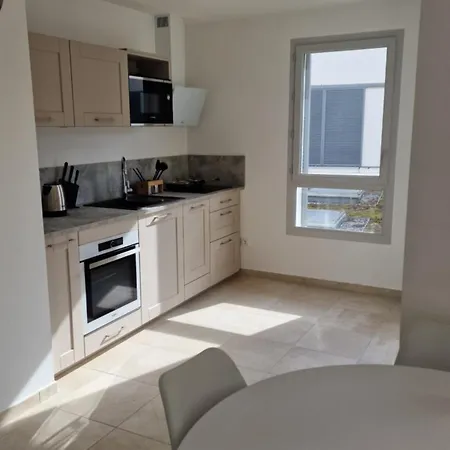 Apartment Modern And Comfortable 2-bedroom Near The Center Divonne-les-Bains